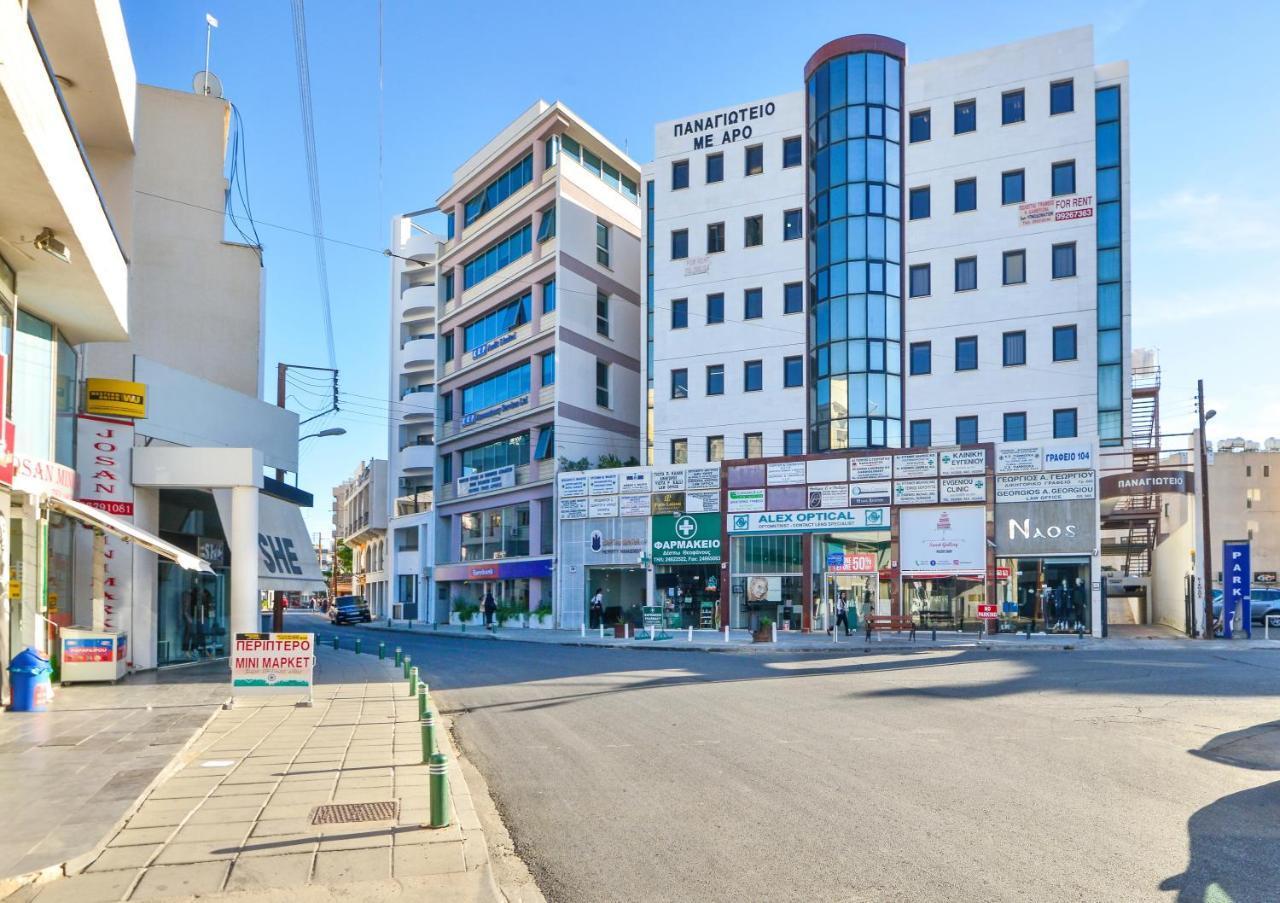 Six Apartments Larnaca Exteriör bild